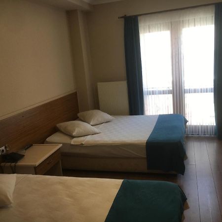 Oezguer Hotel Trabzon Bagian luar foto