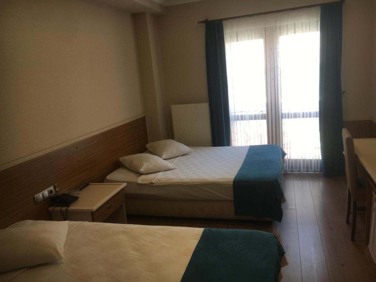 Oezguer Hotel Trabzon Bagian luar foto