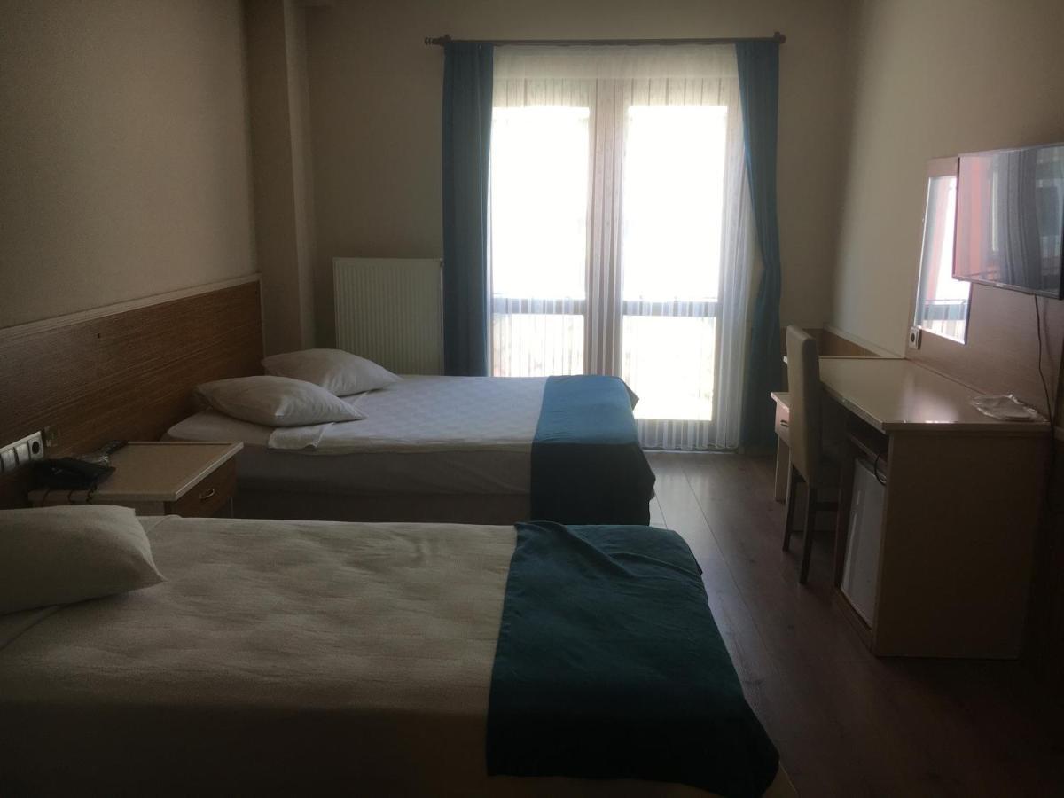 Oezguer Hotel Trabzon Bagian luar foto