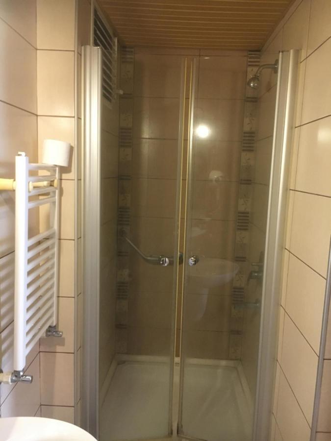 Oezguer Hotel Trabzon Bagian luar foto
