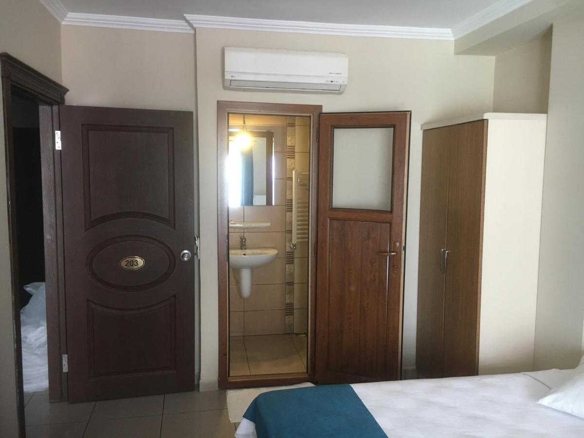 Oezguer Hotel Trabzon Bagian luar foto